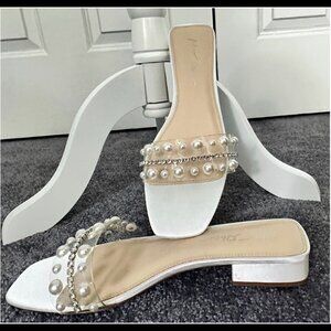 Sassy Mule with Pearls and Rhinestones. White, Size 11